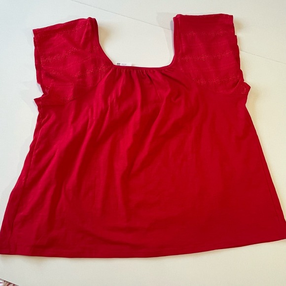 Women's Red Top - Picture 4 of 9